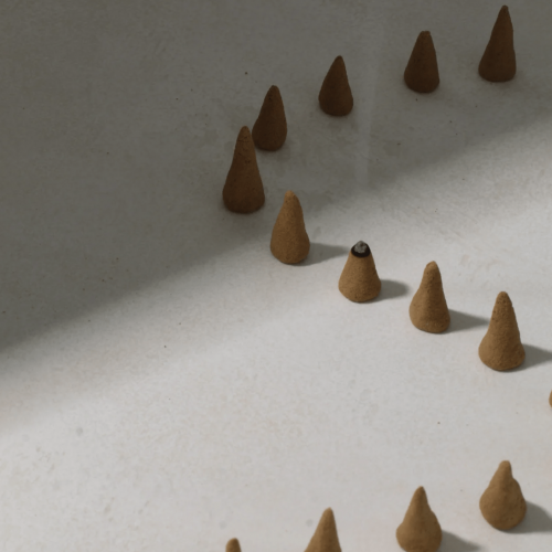 HYPNOSE, благовония, №1 Белый сандал, смола бензоина, (конусы, 5шт) 