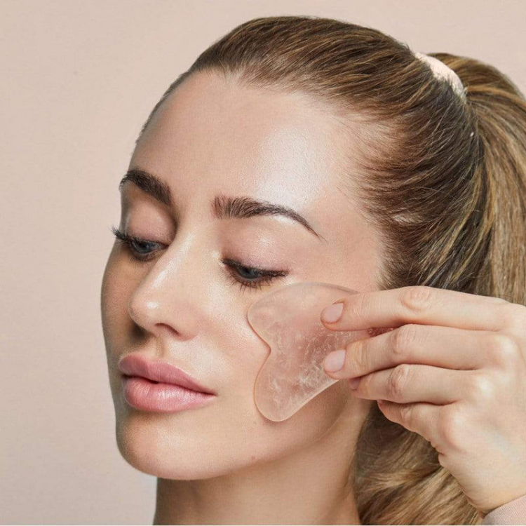 AMADORIS Массажный крем фито плацента 300 мл, The massage cream phyto