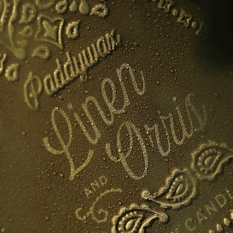 PADDYWAX, Компактная travel-свеча в металлической баночке, LINEN & ORRIS